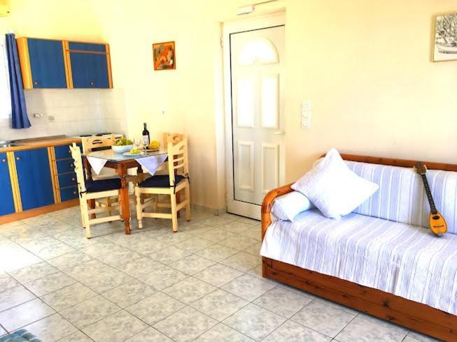 Evangelia House Sea View Apartments Agia Pelagia  المظهر الخارجي الصورة