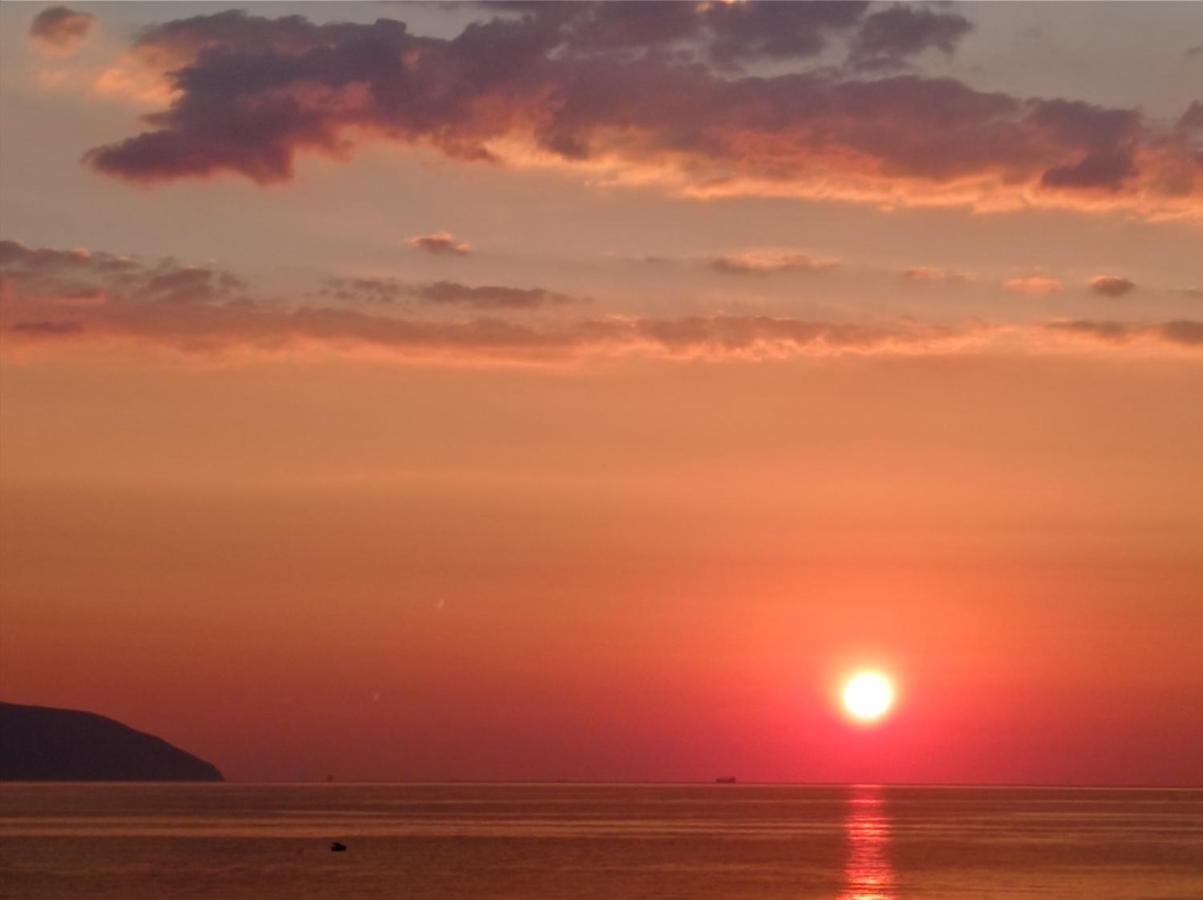 Evangelia House Sea View Apartments Agia Pelagia  المظهر الخارجي الصورة